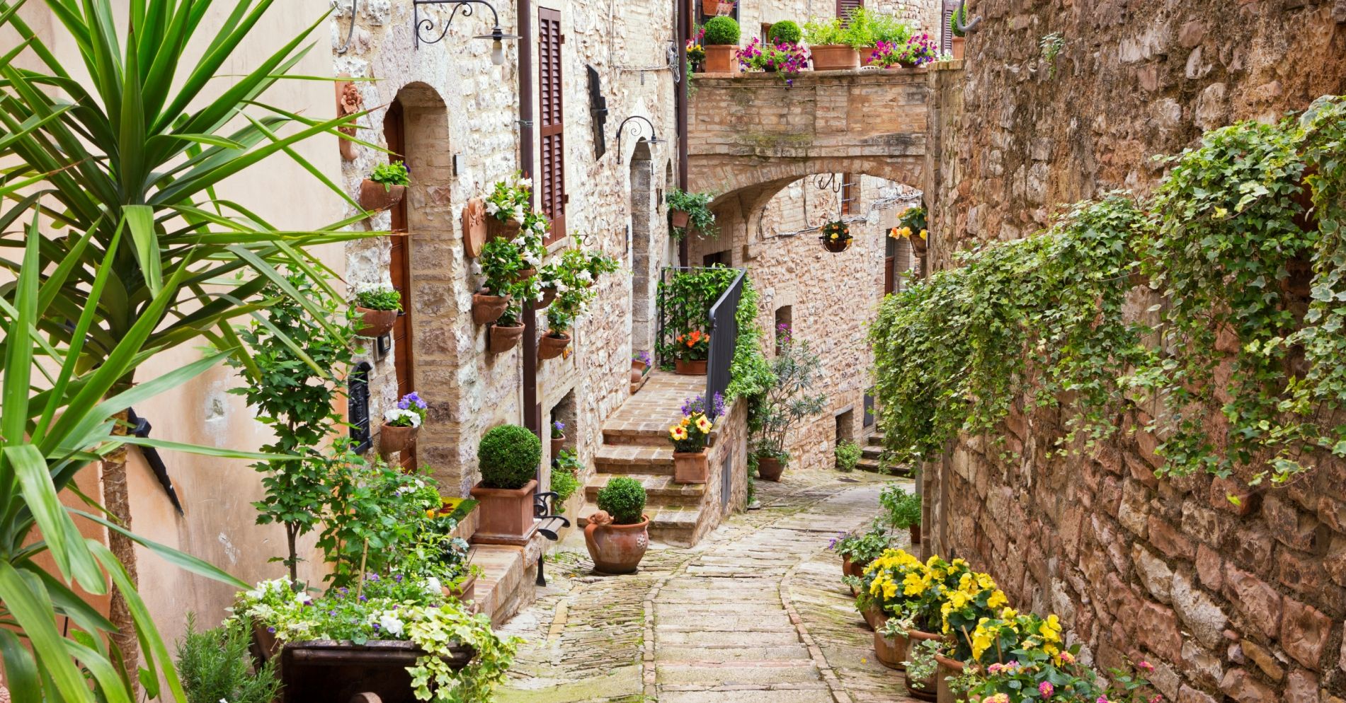 Copertina: Turismo lento, i borghi riscoprono comunità e tradizioni